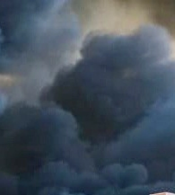 РФ атакувала Кривий Ріг: спалахнула масштабна пожежа в ТЦ
