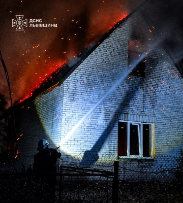 Смертельна пожежа на Самбірщині: в палаючому будинку загинула 69-річна жінка