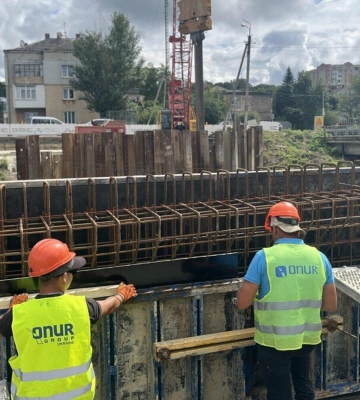 Будівництво шляхопроводу в Рясному: у Львові завершили черговий етап робіт