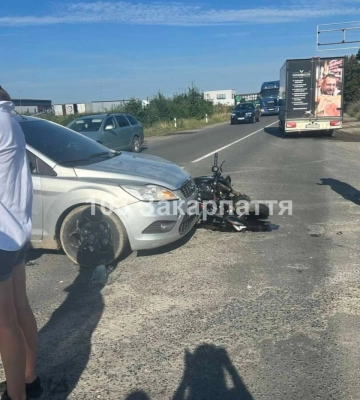 На Закарпатті ДТП за участю легковика та мотоцикла