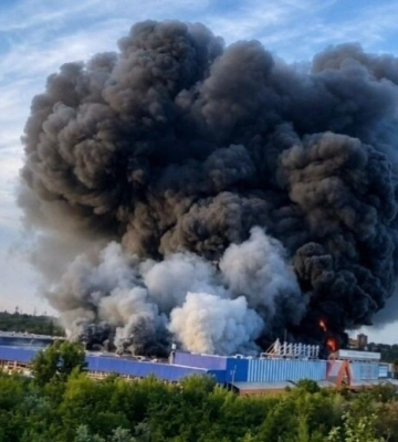Повторний удар по «Епіцентру» у Кривому Розі: площа пожежі перевищила 16 тисяч квадратних метрів