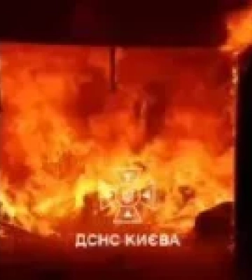 Вночі Росія атакувала Київ: пожежі в трьох районах міста