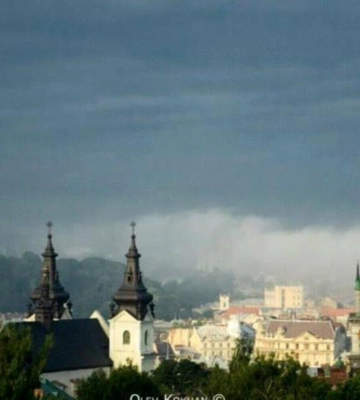 Шквальний вітер і град: у Львові очікується погіршення погоди