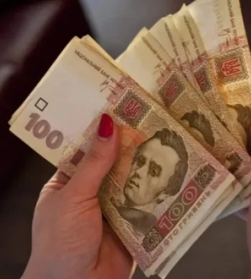 Выезд за границу более 30 дней: переселенцев заставят вернуть 10 000 грн помощи