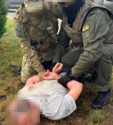 СБУ викрила агента РФ, який встановлював “відеопастки” для коригування ударів по Харківщині