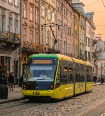 Трамвайне депо у Львові перетворили на LEM Station: фуд-маркет, івент-хол на 1000 гостей та 11 просторів