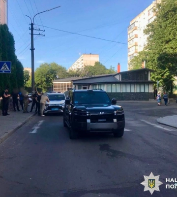 На Київщині автомобіль на пішохідному переході збив двох жінок, які потрапили до лікарні