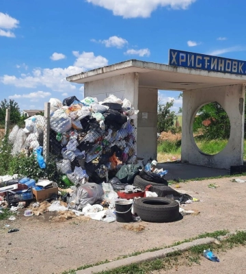 Трасу Одеса—Київ очистили від стихійних сміттєзвалищ: що змусило комунальників діяти, - ФОТО