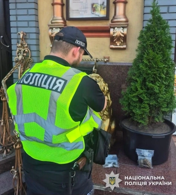 У Києві біля одного з ресторанів знайдено небезпечні боєприпаси, - поліція