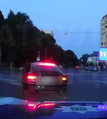 22 роки без права керування: у Луцьку затримали водія-втікача