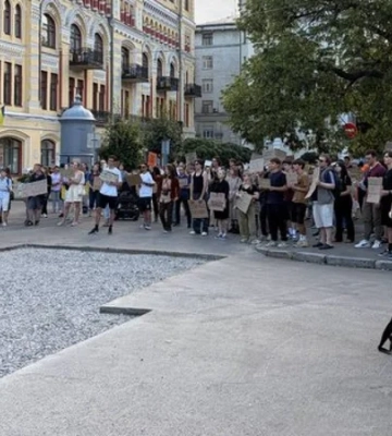 «Нас почули на одне вухо». У Києві та інших містах одинадцятий день тривають протести проти відставки Федорова — фото