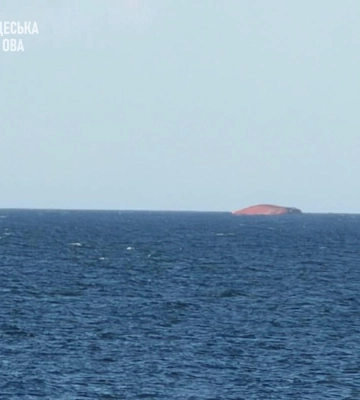 В акваторії Чорного моря затонуло вражене російськими ракетами торговельне судно, - голова Одеської ОВА