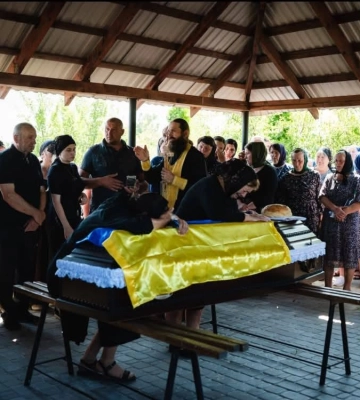 «На щиті» повернувся додому: на Волині поховали прикордонника Валентина Пірожика