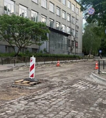 У Львові знайшли ще частину історичної бруківки. Замість неї буде асфальт