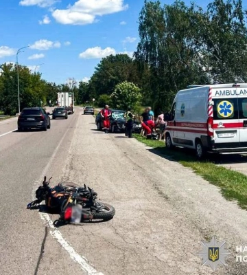 Неповнолітній мотоцикліст без посвідчення потрапив у ДТП на Рівненщині