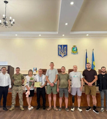 На Одещині ветеранам та родинам загиблих воїнів вручили 14 житлових сертифікатів