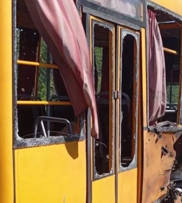 У Слов’янську росіяни вдарили по пасажирському автобусу, є поранені
