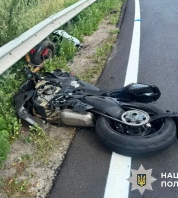 На Бориспільщині внаслідок ДТП за участю мотоцикла та двох автомобілів загинула жінка