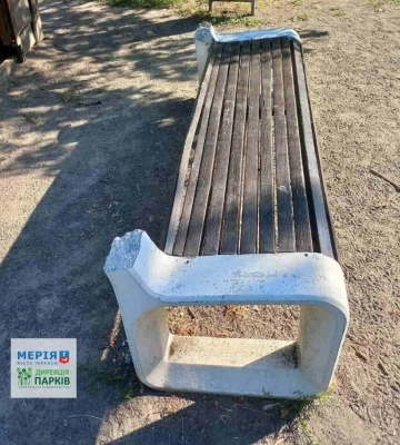 У Черкасах вандали пошкодили зони відпочинку (ФОТО)