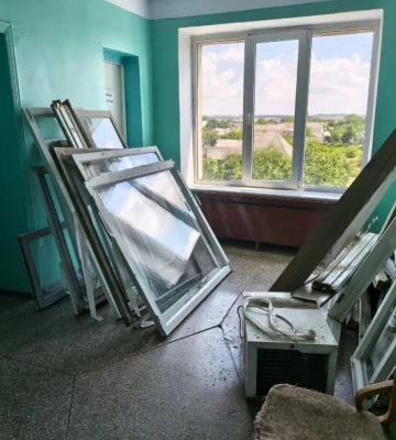 У лікарні на Одещині замінили пошкоджені ворожим обстрілом вікна