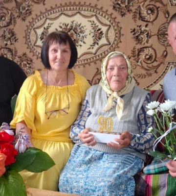 Довгожительку з Волині привітали з 90-річним ювілеєм