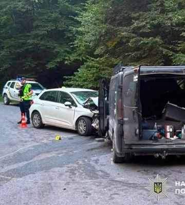 На Хмельниччині внаслідок ДТП постраждала дворічна дитина, - поліція