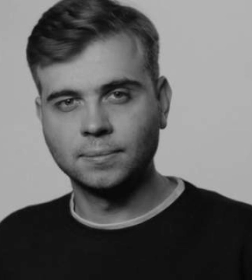 Остановили такси, надели наручники: hromadske заявило, что полиция задержала их журналиста