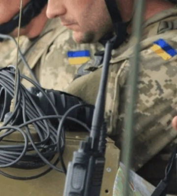 У Києві начальник складу отримав 10 років за продаж військових радіостанцій