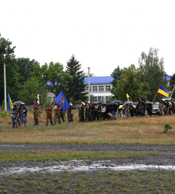 На Волині попрощалися із захисником Сергієм Клапінським, життя якого трагічно обірвала ДТП