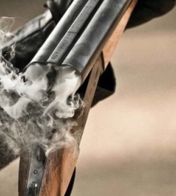 Чоловік відкрив вогонь по поліцейських на Буковині: поранено двох правоохоронців, стрілок втік у ліс, - Нацполіція