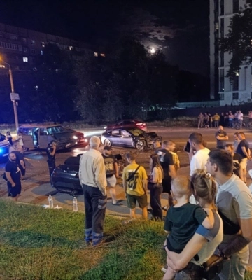 П'ять розбитих авто: у Дніпрі кабріолет влаштував масову ДТП