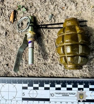 У Рівненському районі під час виїзду на виклик про домашнє насильство поліцейські виявили бойову гранату