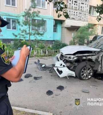 В Одессе взорвался автомобиль, принадлежащий военному: водитель получил ранения, — СМИ