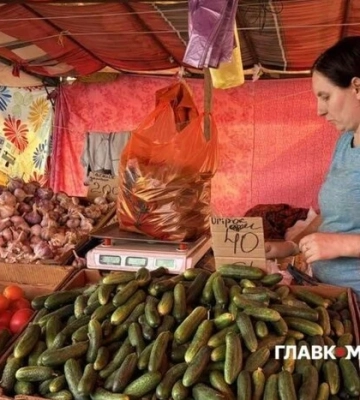 Сезон консервації у розпалі: скільки коштують огірки на столичному ринку