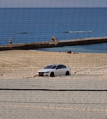 Девушка на BMW застряла в песке на одесском пляже, — СМИ 