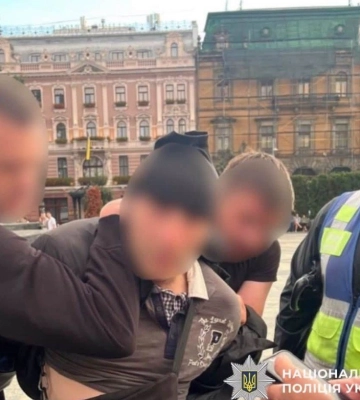 У Львові під час протесту проти звільнення Федорова чоловік із ножем ішов на мітингувальників
