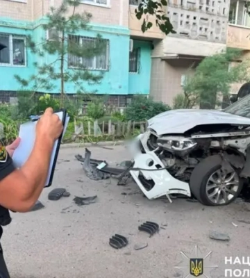 В Одессе взорвался автомобиль. По данным СМИ, он принадлежал военному