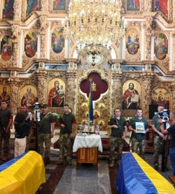 Сьогодні Полтавська громада попрощалася із Захисниками України