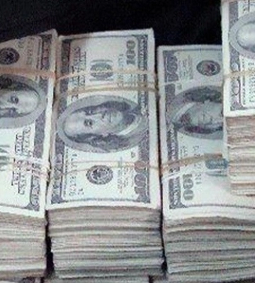 Более $2 млн за застройку военного городка: экс-чиновника ВСУ подозревают в получении взятки