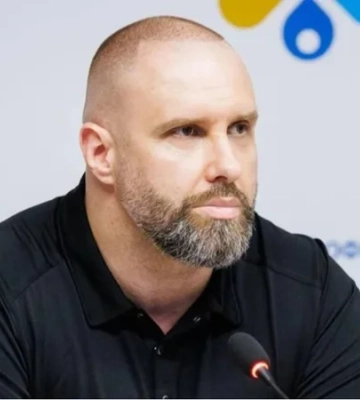 «Не відповідає дійсності». Синєгубов спростував, що на трасі Харків-Полтава знищені всі АЗС