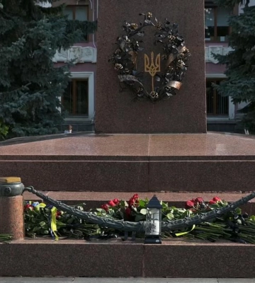Нестерпний біль і незламність: у Рівному вшанували пам`ять загиблих у полоні (ВІДЕО)