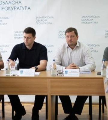 Корупція, незаконний перетин кордону та наркобізнес: прокуратура Закарпаття визначила головні цілі правоохоронців