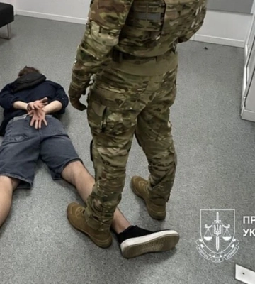 Незаконний виїзд до Молдови за 14 тис. євро: у Києві затримано організатора схеми