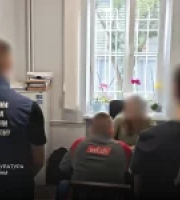 На Закарпатті екскомандира та військовослужбовицю підозрюють у майже дворічному ухиленні від служби