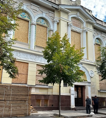 Такого у Харкові ще не було: порятунок унікальної будівлі завершили (відео)