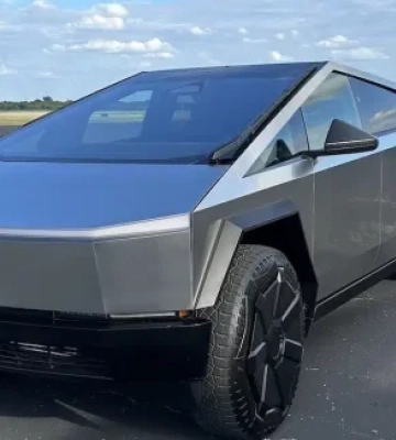 Суд конфисковал Tesla Cybertruck у львовянина: 51 000 грн штрафа и 10 лет без прав