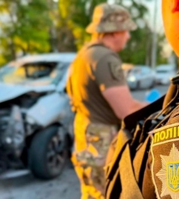 В Одесі під час руху вибухнула автівка, водій загинув, пасажирку шпиталізовано – поліція
