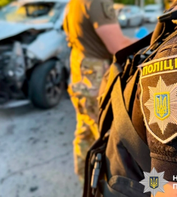 В Одесі на ходу вибухнуло авто - загинув водій, є поранена