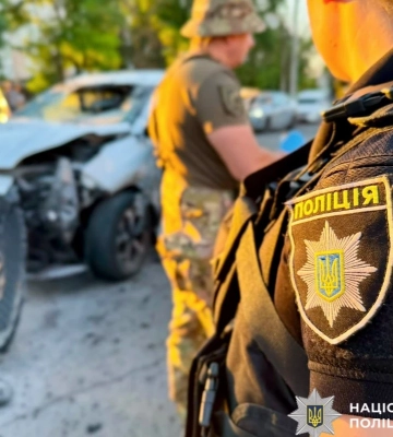 В Одессе на ходу взорвался автомобиль: есть погибший и раненая