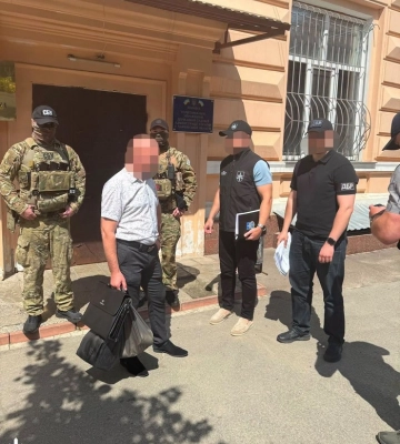 На Харківщині на хабарі викрили голову районного суду